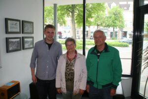 Die ersten Gewinner, das Ehepaar Hartmann aus Bodenwerder, durfte an der Saison-Eröffnungsfahrt der "Flotte Weser" teilnehmen.