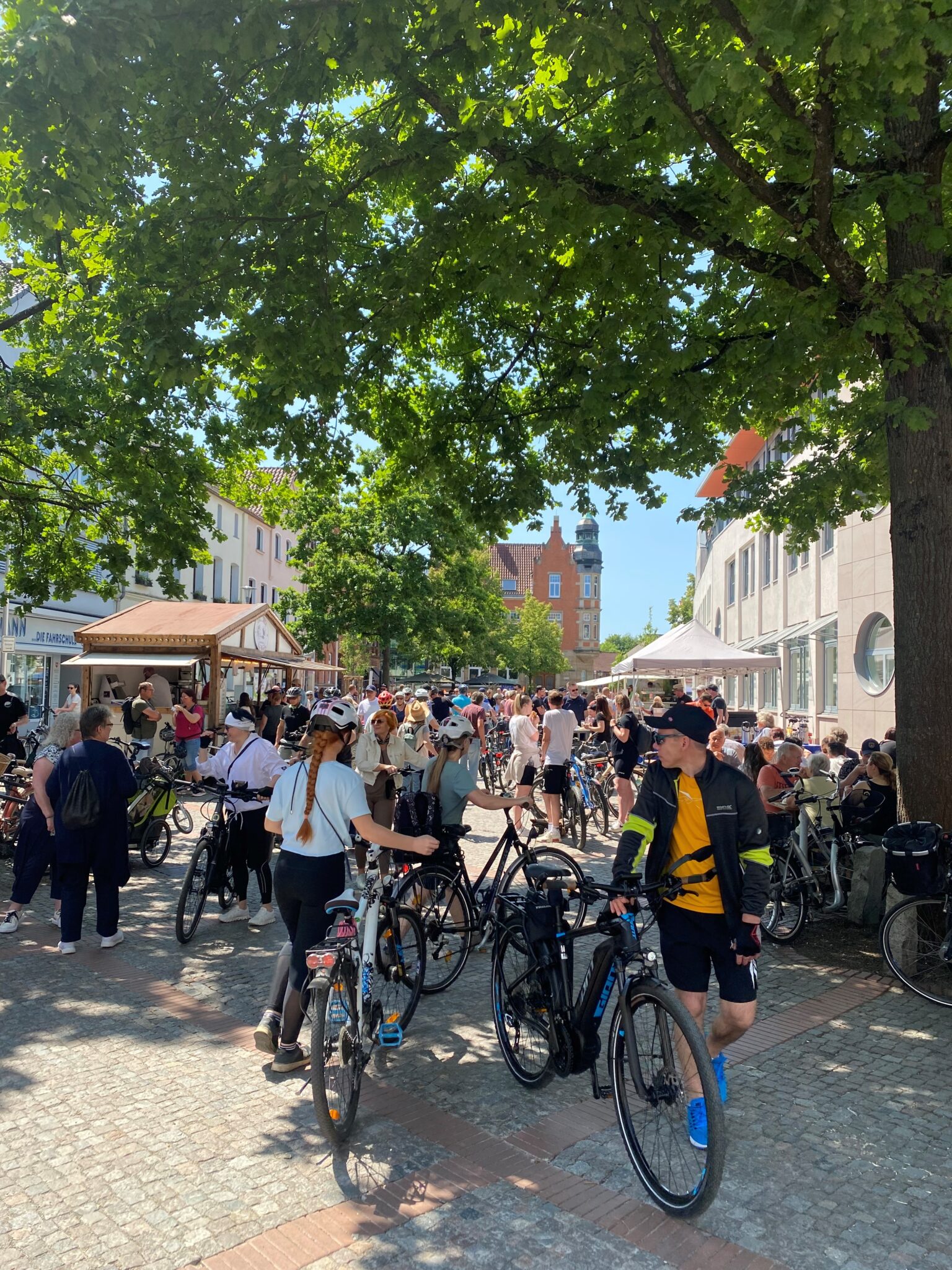  Weserbergland: Rund 67.000 Menschen radeln beim Felgenfest – radio aktiv Motiv 